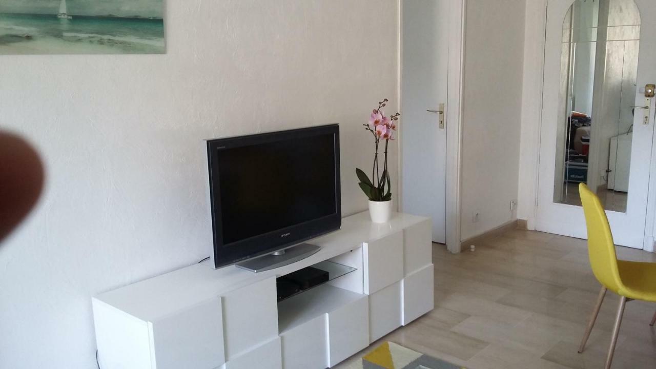 Jardins Du Pont Du Lys Apartment ฌวง-เลส์-แป็งส์ ภายนอก รูปภาพ