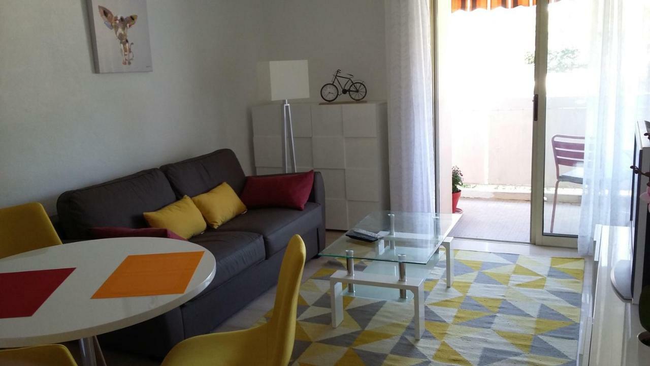 Jardins Du Pont Du Lys Apartment ฌวง-เลส์-แป็งส์ ภายนอก รูปภาพ